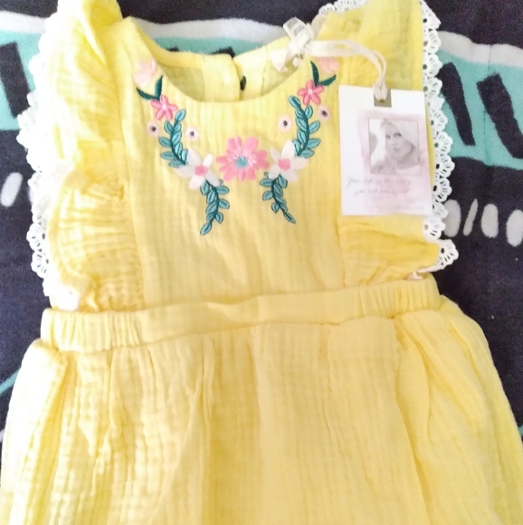 Jessica Simpson - Picture 1 of 2